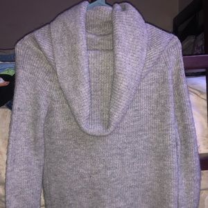 Grey long sleeve sweater